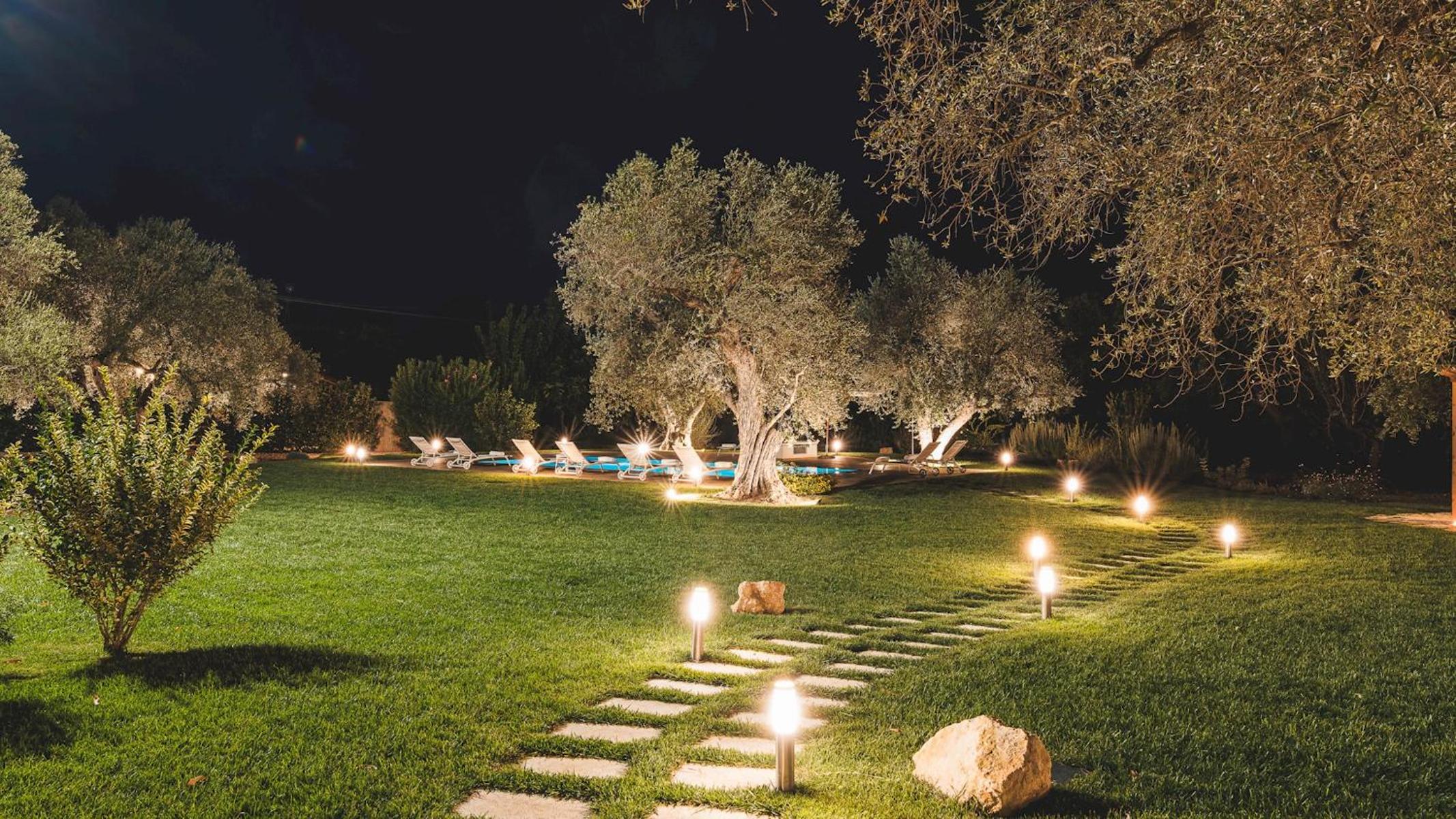 TRULLI BIANCAPETRA 8&2, Emma Villas