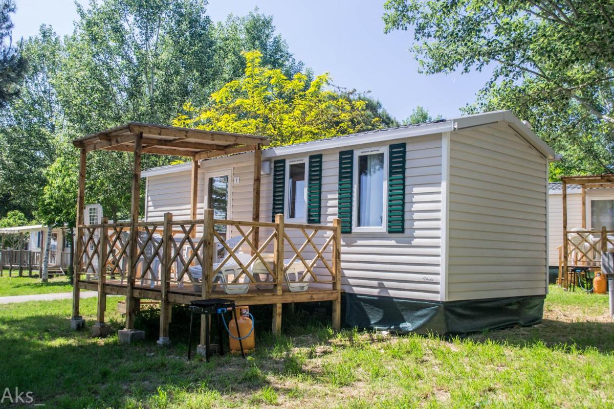 Happy Camp mobile homes in Karda Beach Camping