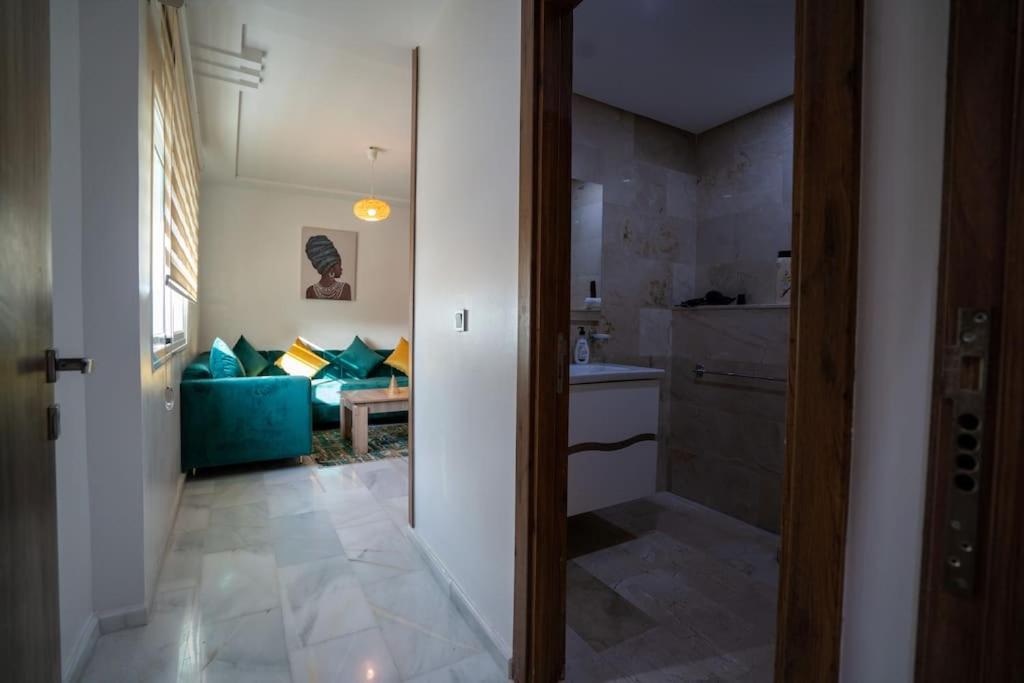 Luxury Apartment Branes,Secure, Quiet Neighborhood view 2