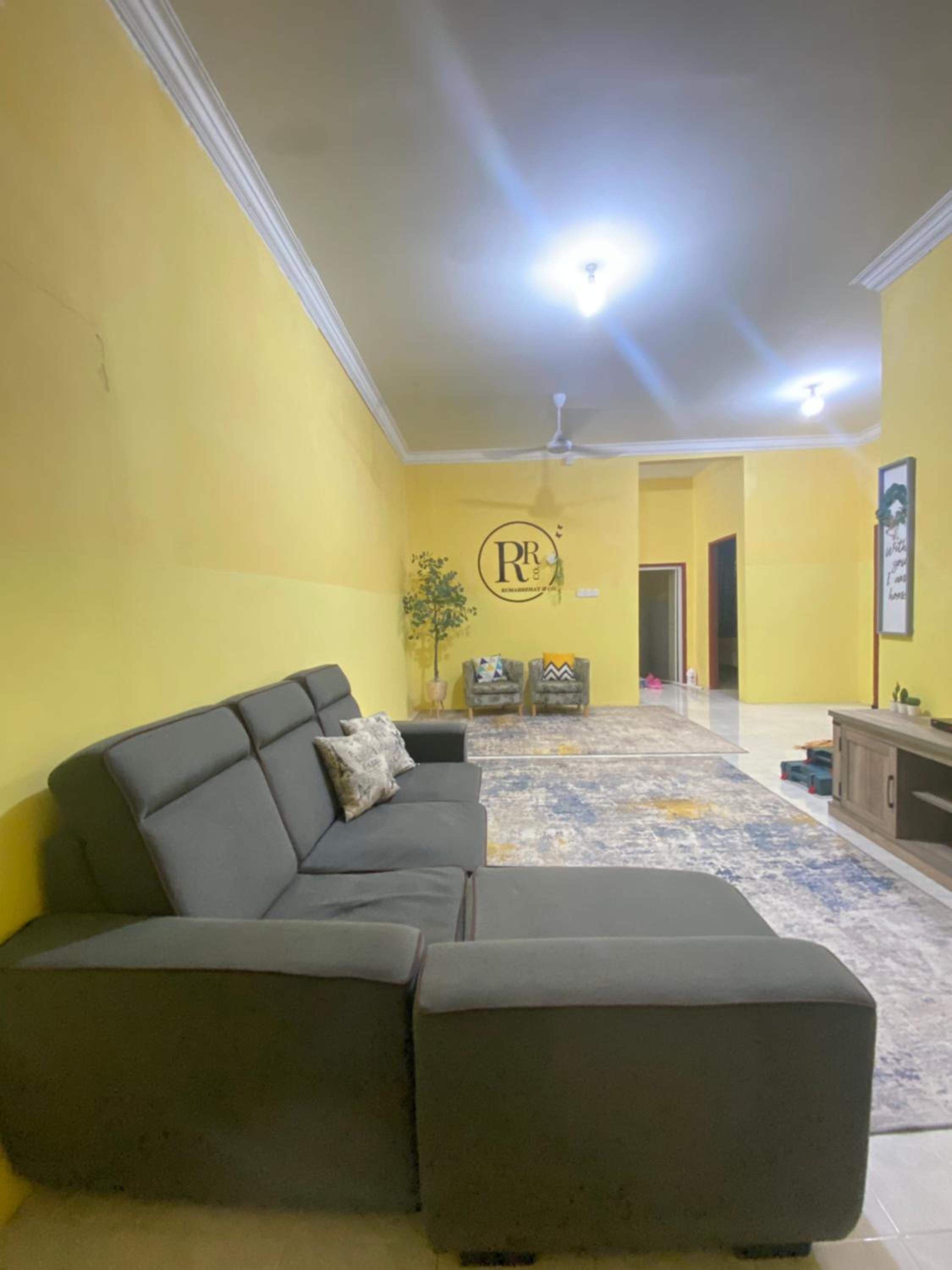 RUMAHREHATCo Homestay photo 1