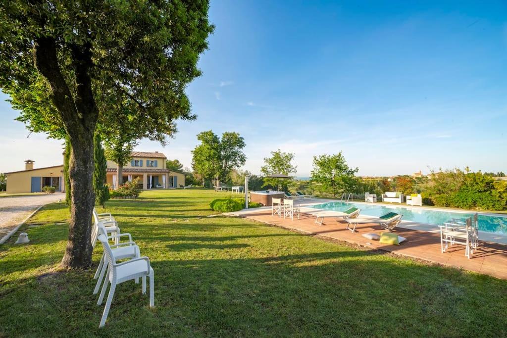 Villa Elettra 12&2 by Marche Holiday Villas view 4