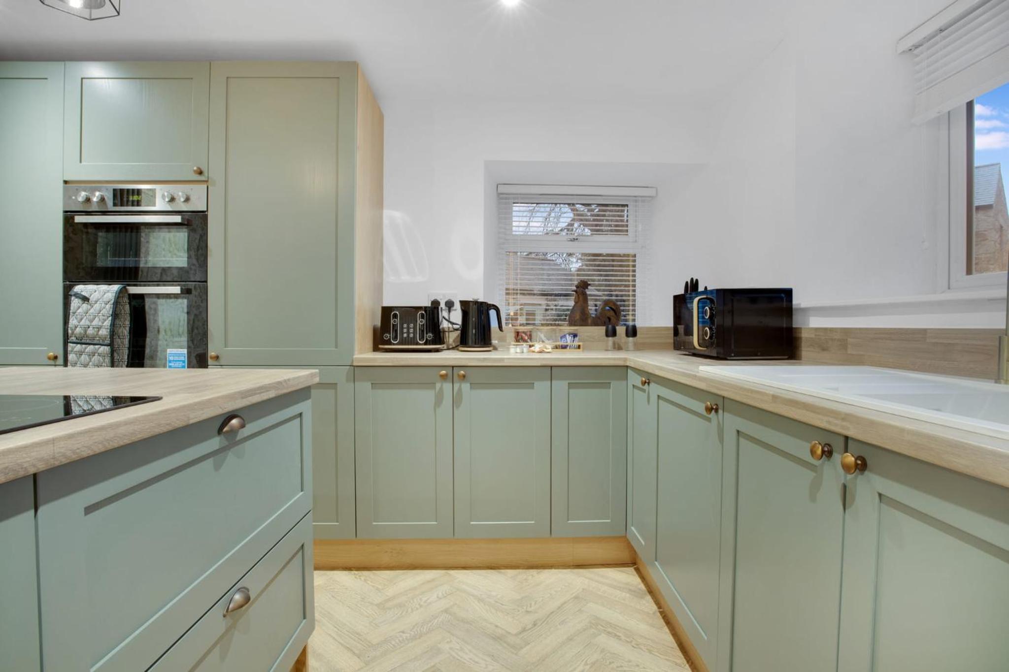 NEW! Luxurious Cottage in Durham by Stay With Us, Ideal for Large Groups & Families, Hot Tub, Sleeps 10! view 4