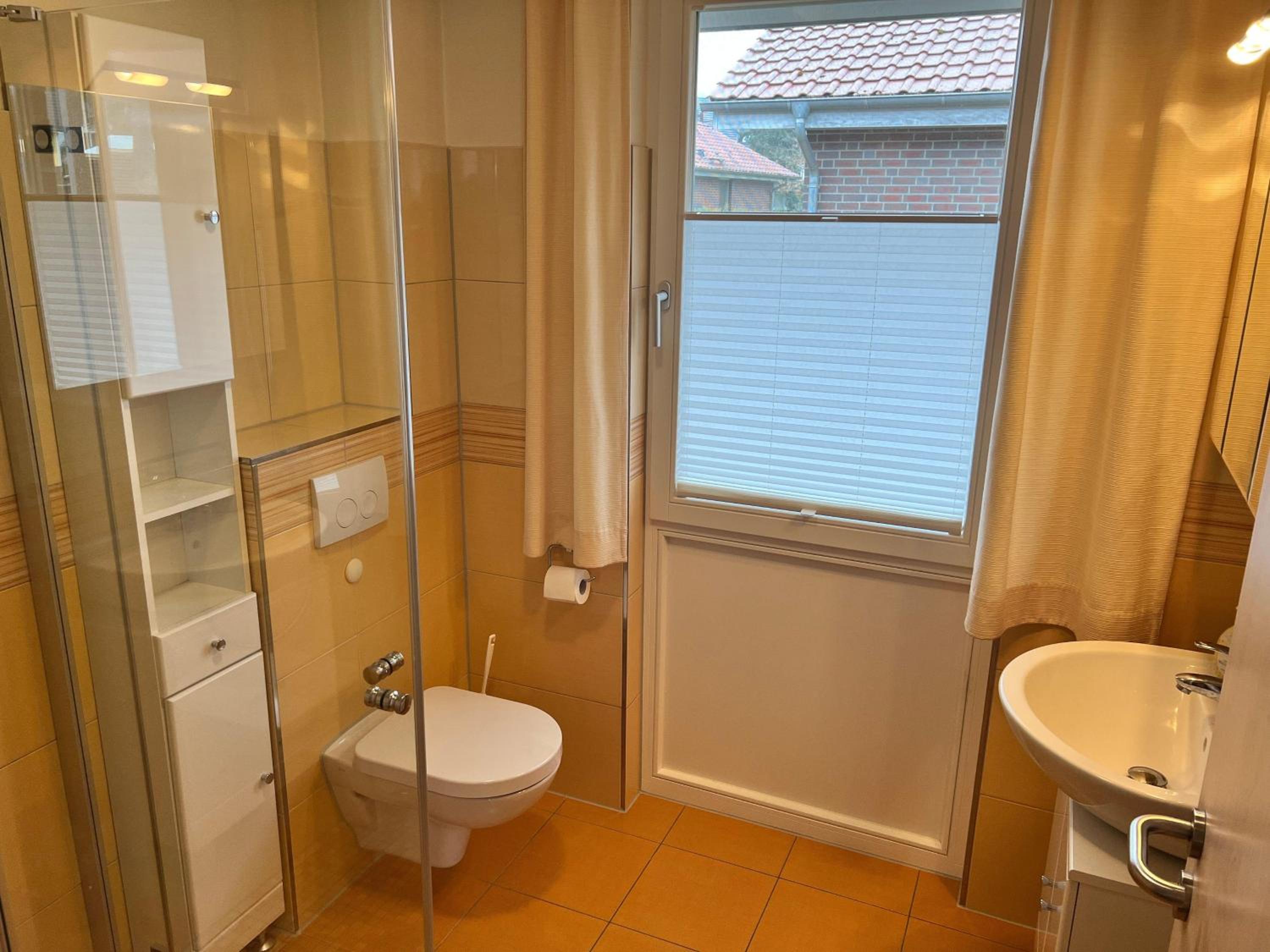 Mueritz-Ferienhaus-Wiesenblick-|-Garten-Sauna-Kamin-und-Boot-|-200-Meter-zur-Mueritz