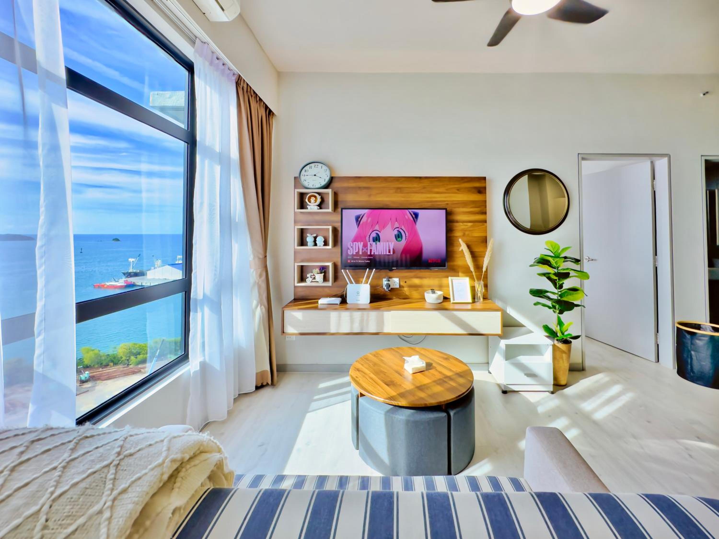 #6 Jesselton Quay City Pads Seaview by Zeluxo photo 1