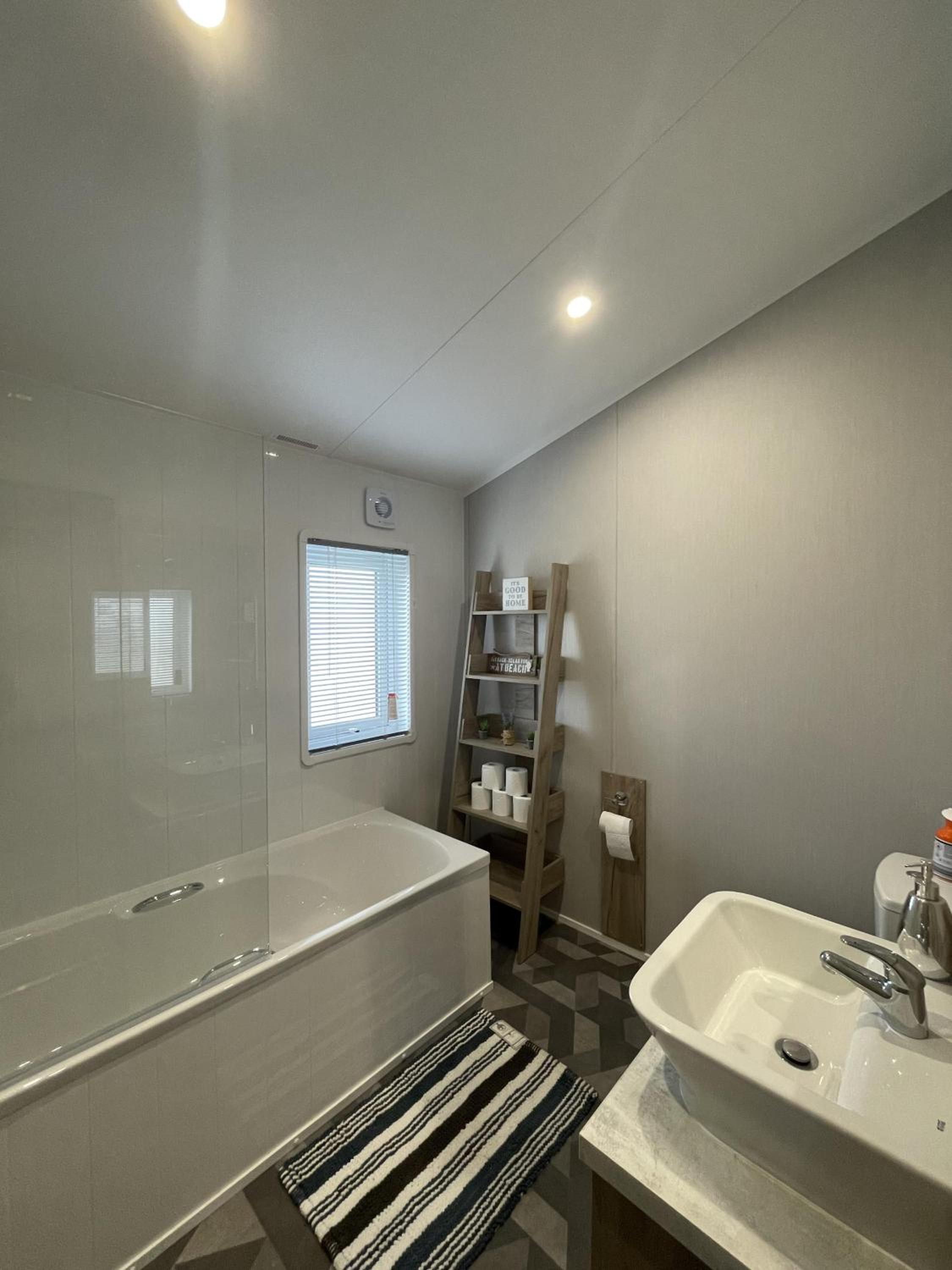 Luxury 2-Bed Lodge Sleeps 6 in Camber Sands view 3