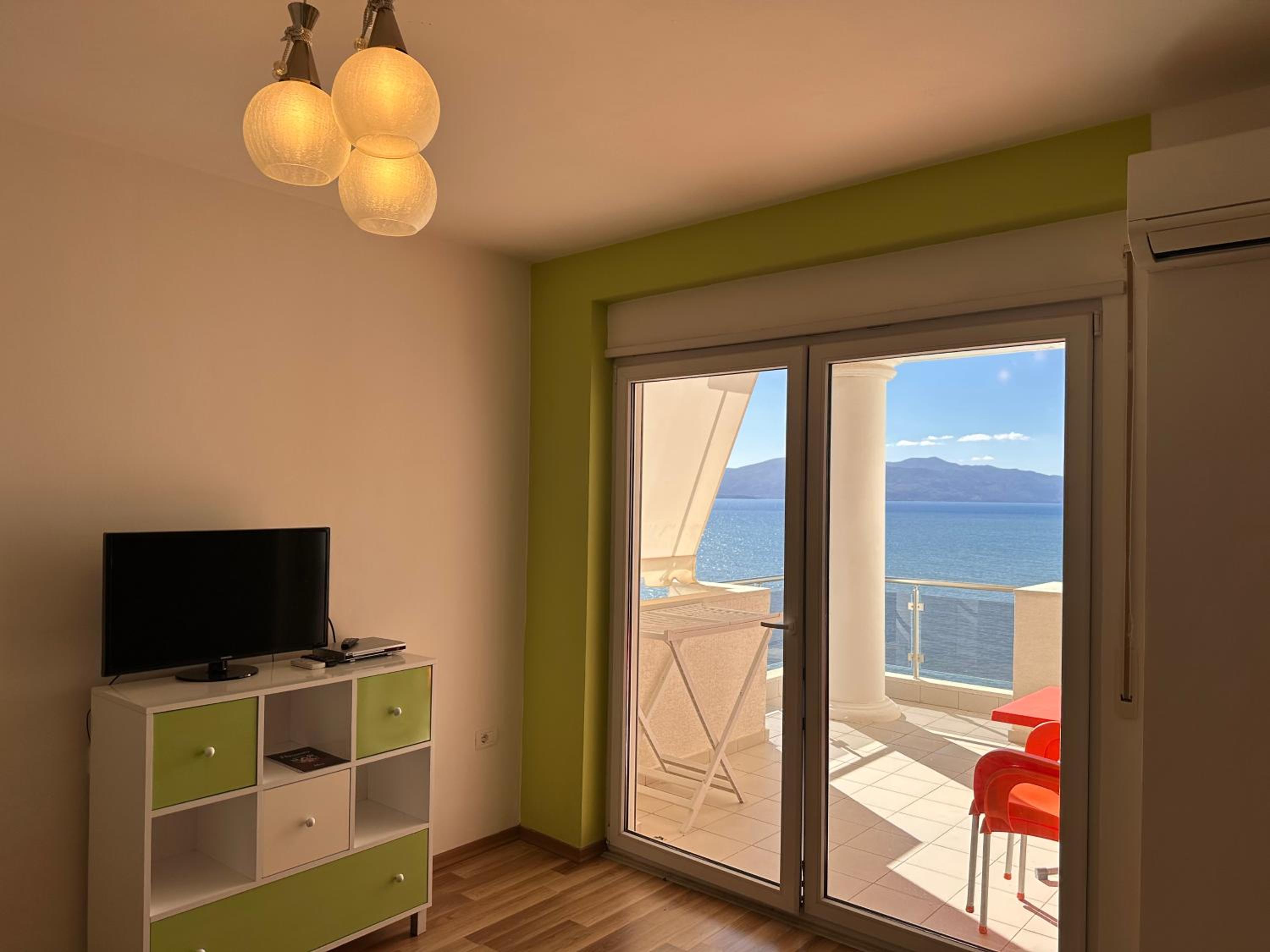 White Sea View Residence