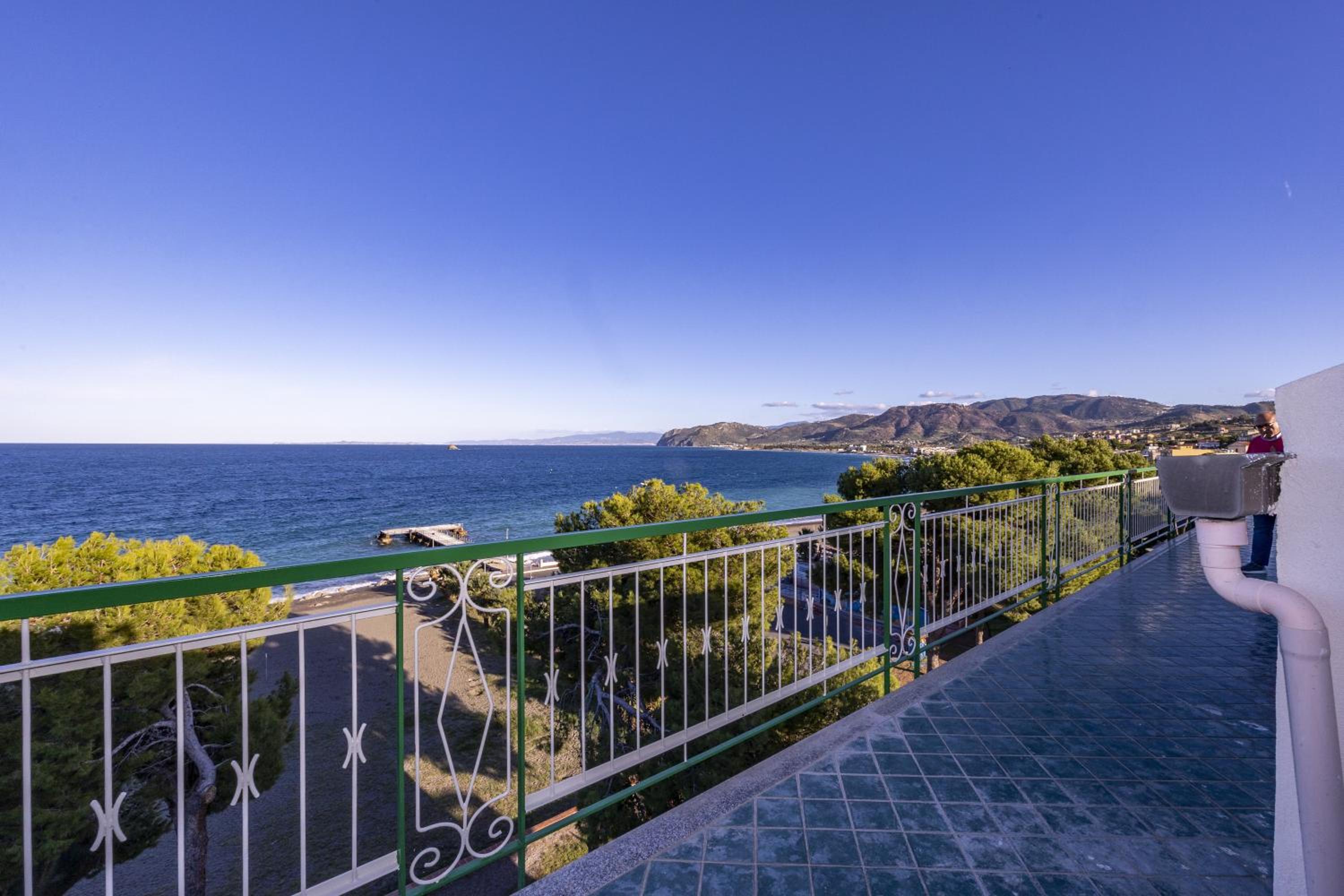 Seaview Apartment en Patti