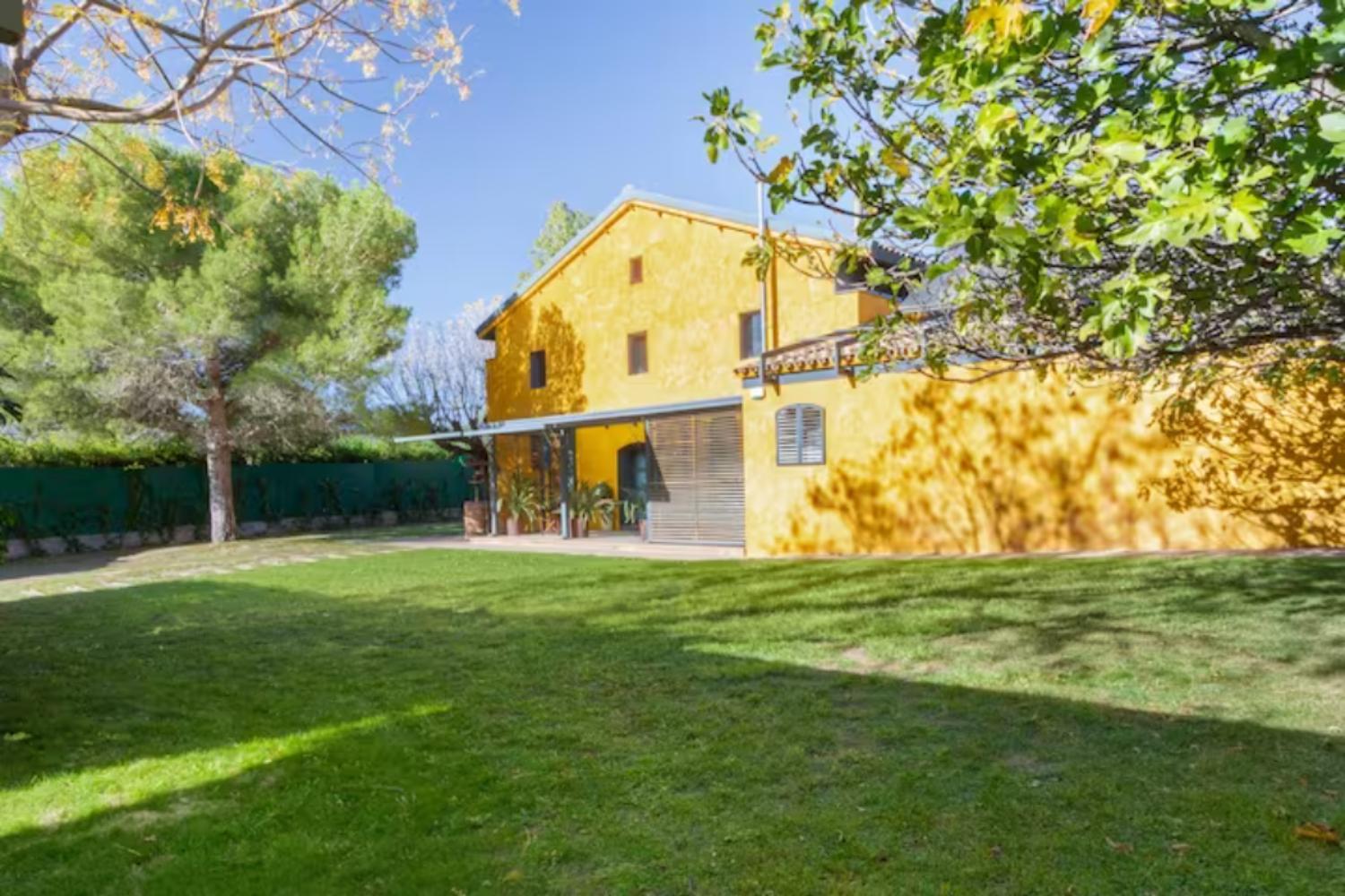 Masia Cal Sisplau, con piscina y rodeada de viñedos a 10 minutos de Vilafranca del Penedés, Barcelona ,Cataluña view 2