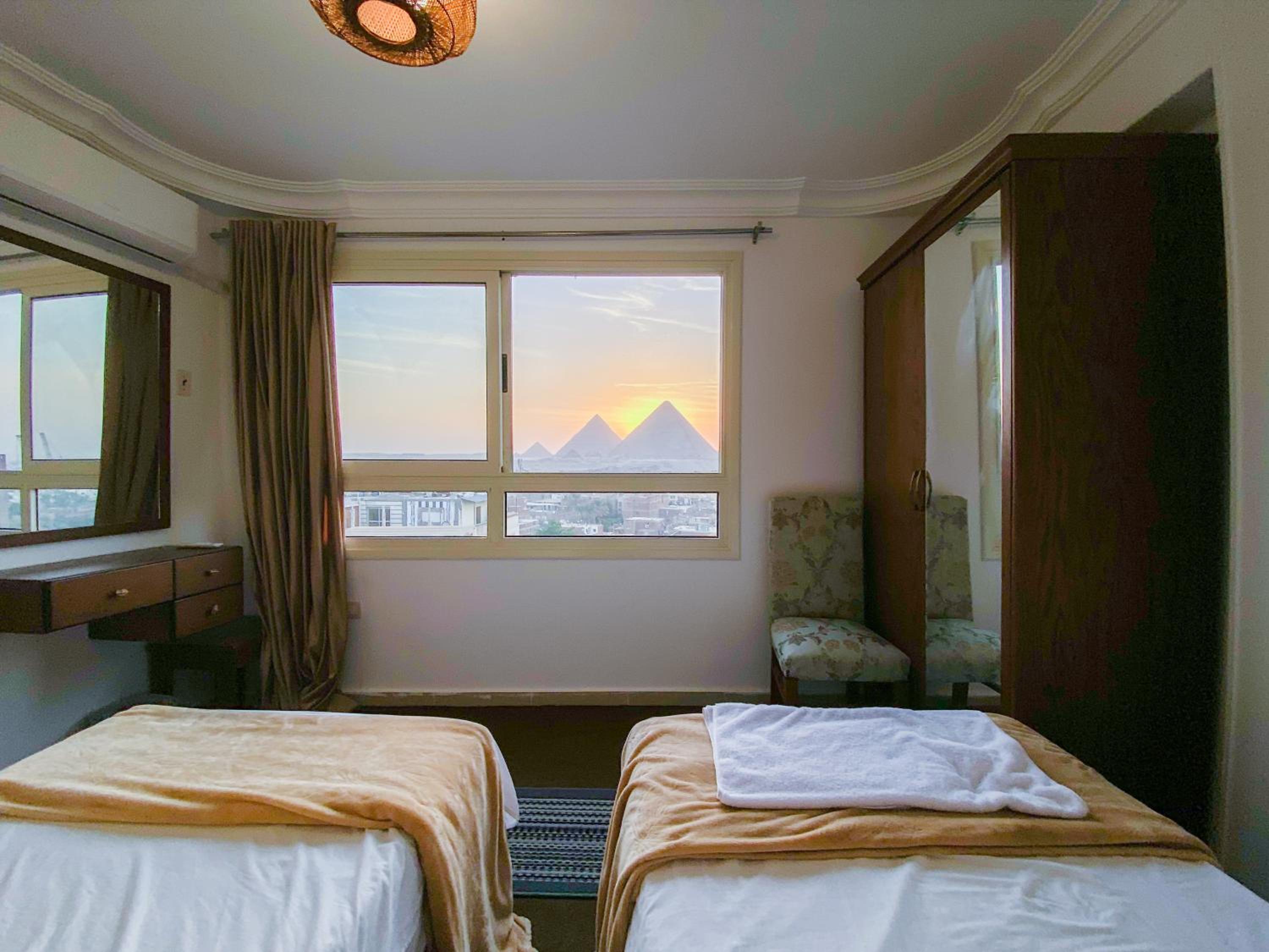 Oscar pyramids view