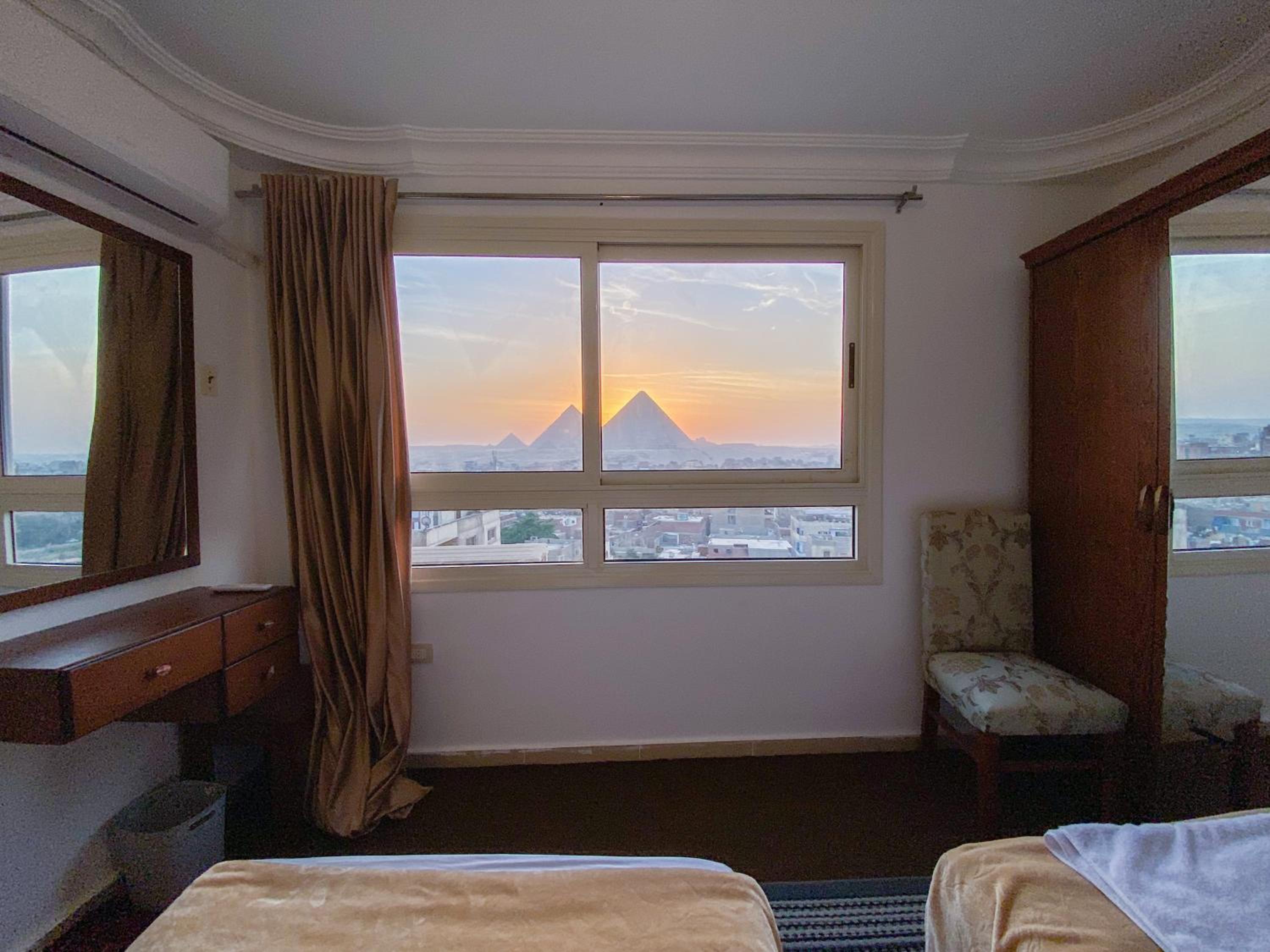 Oscar pyramids view