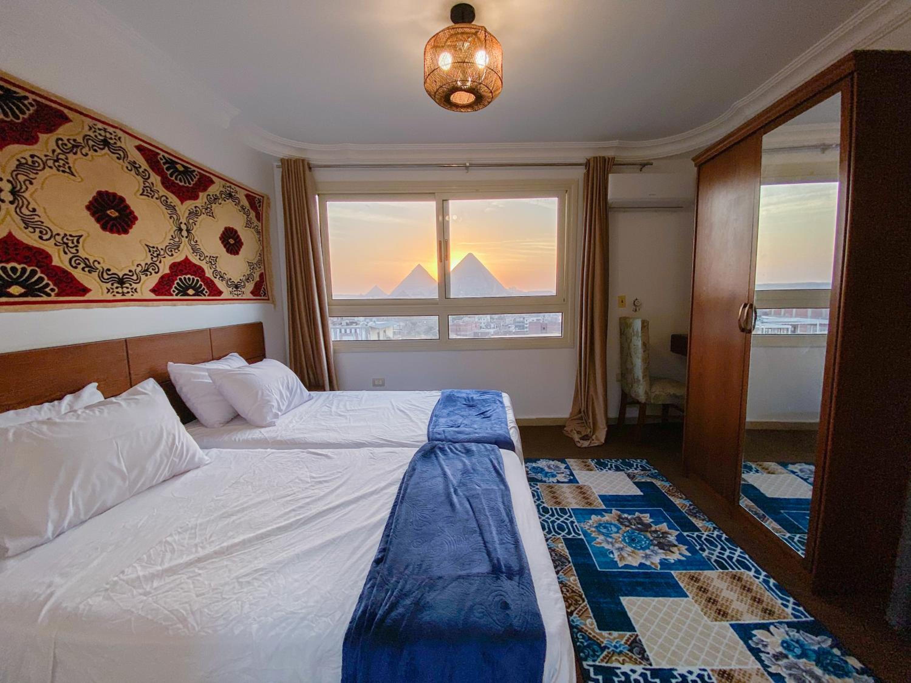 Oscar pyramids view