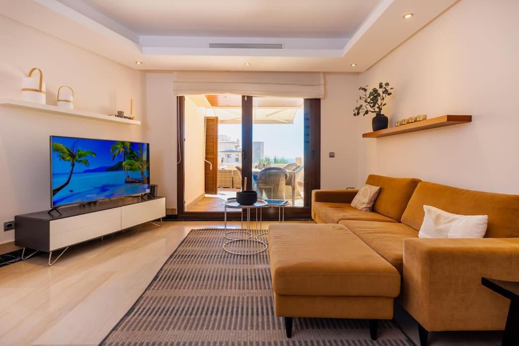 Beachside Luxury Penthouse with Private Pool