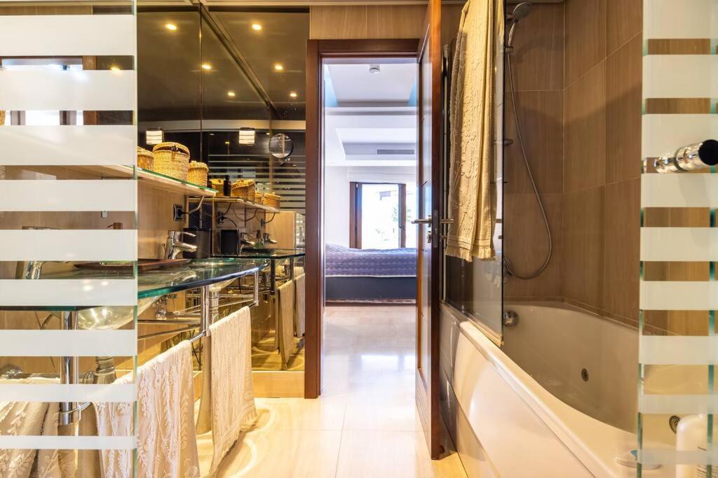 Beachside Luxury Penthouse with Private Pool
