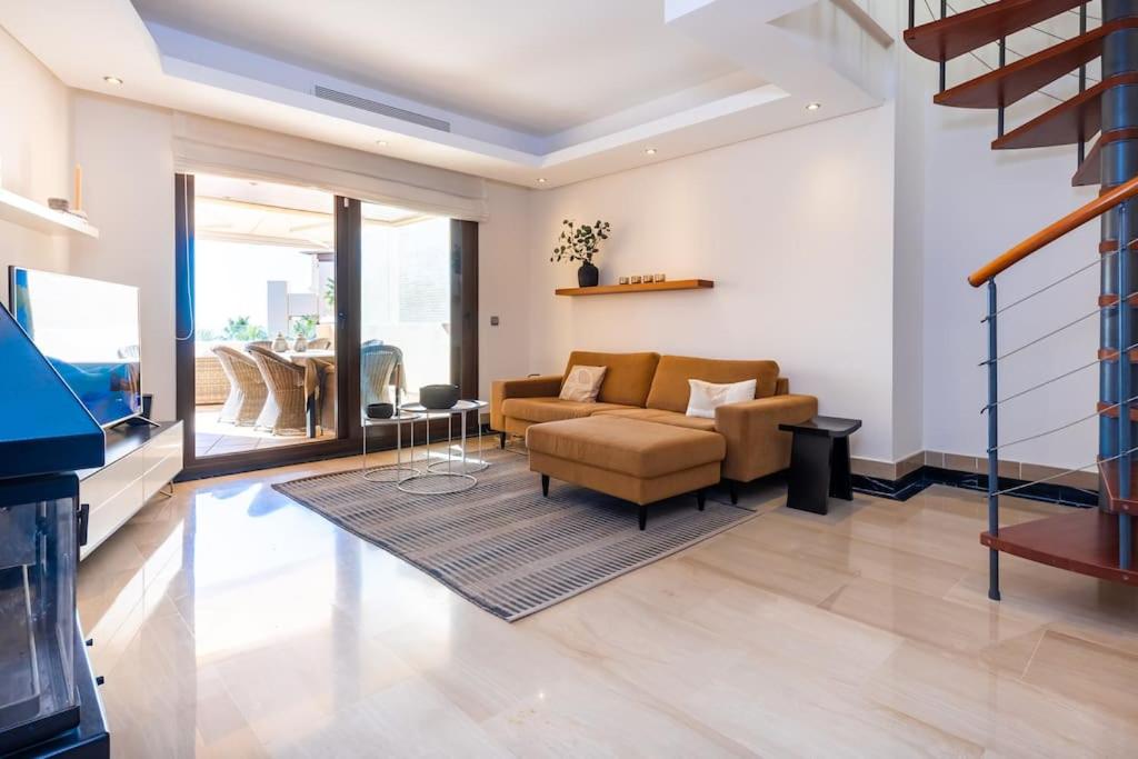 Beachside Luxury Penthouse with Private Pool