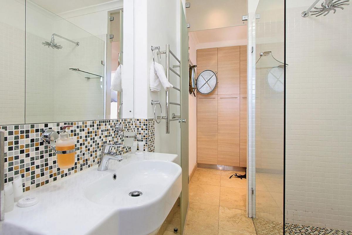 Dolphin Bay Studio with Sea Views view 2