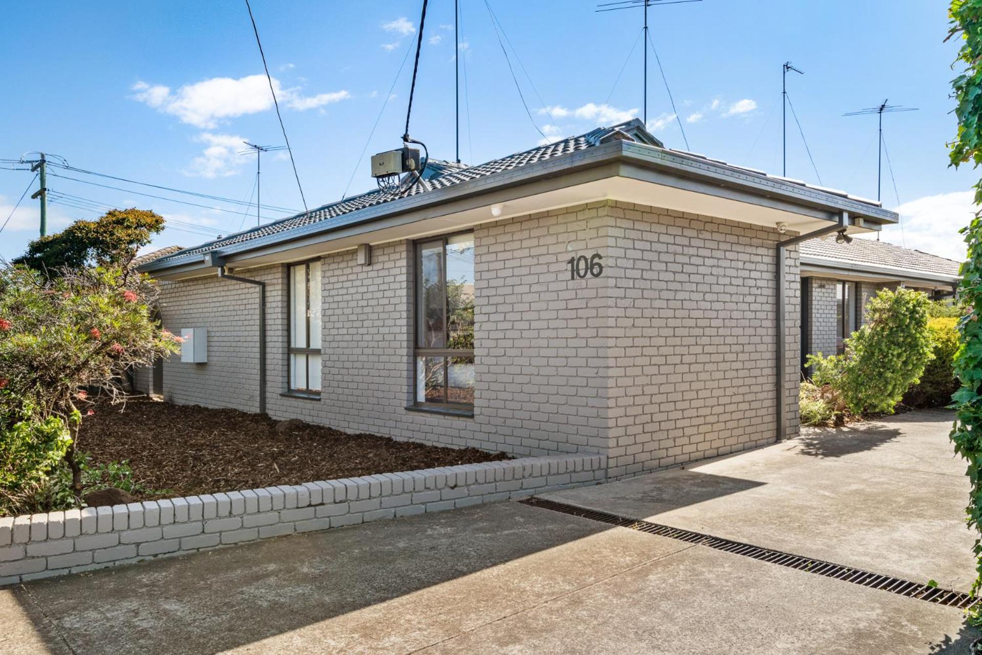 Wilson Executive by Geelong Short & Long Stays
