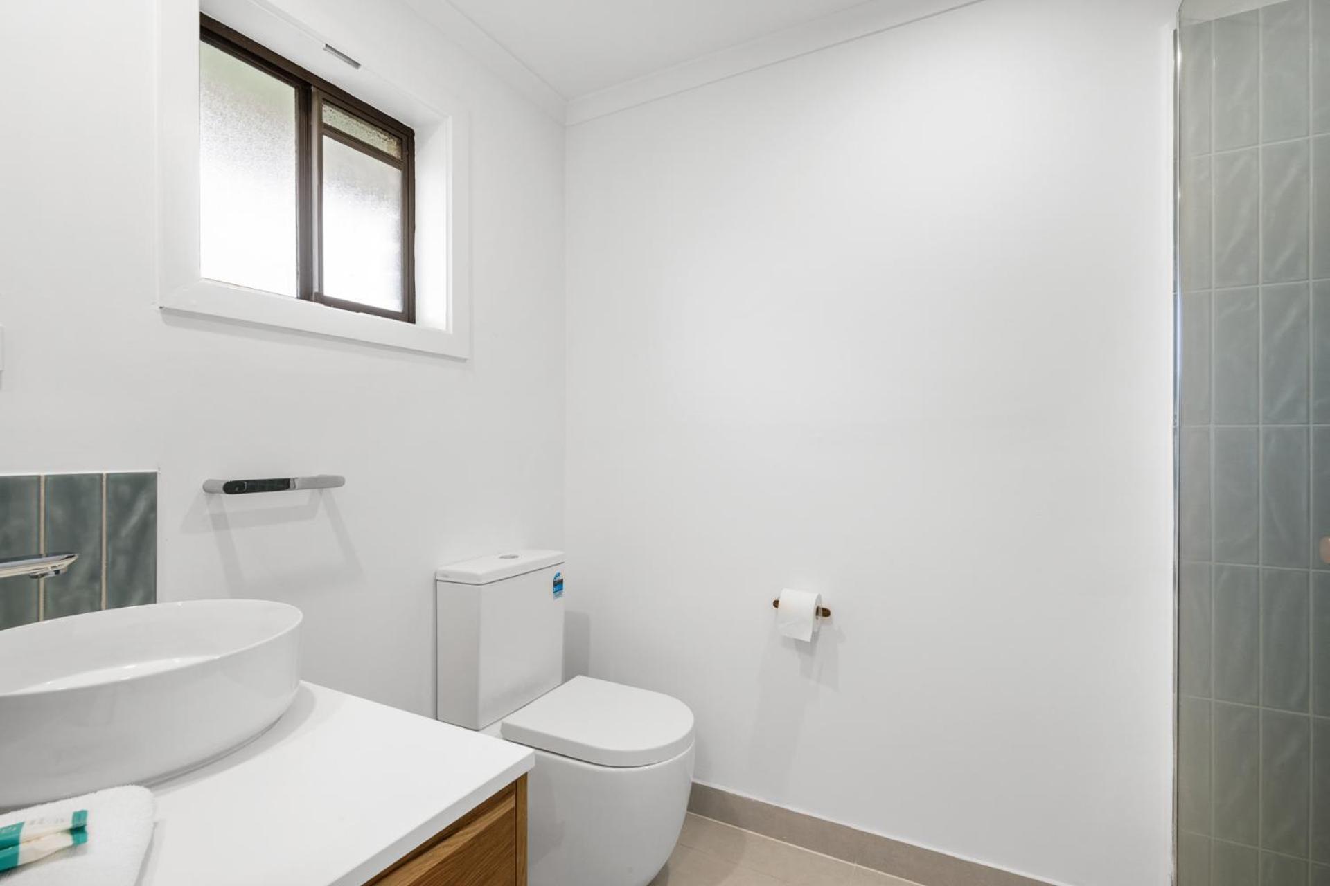 Wilson Executive by Geelong Short & Long Stays