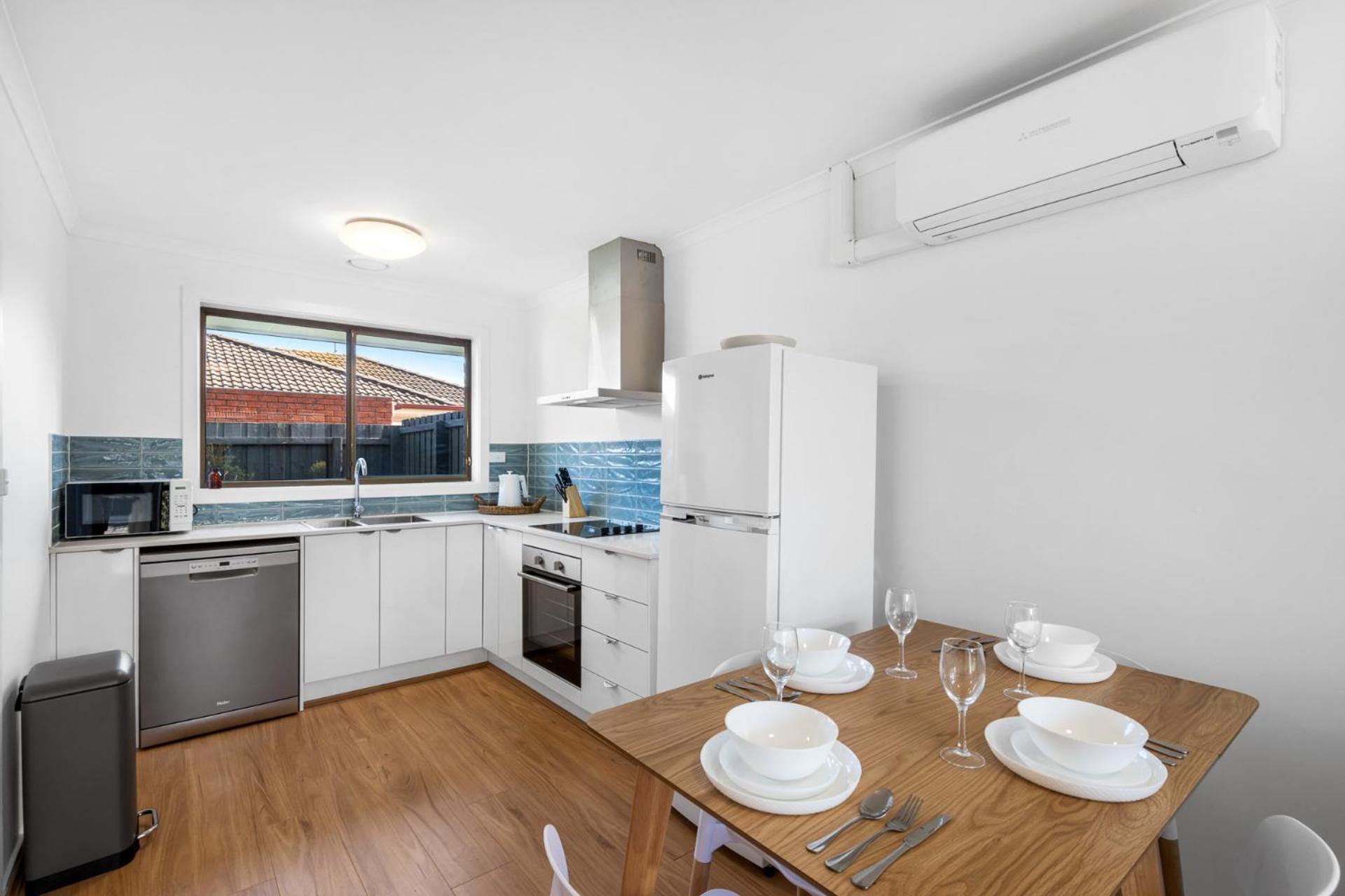 Wilson Executive by Geelong Short & Long Stays