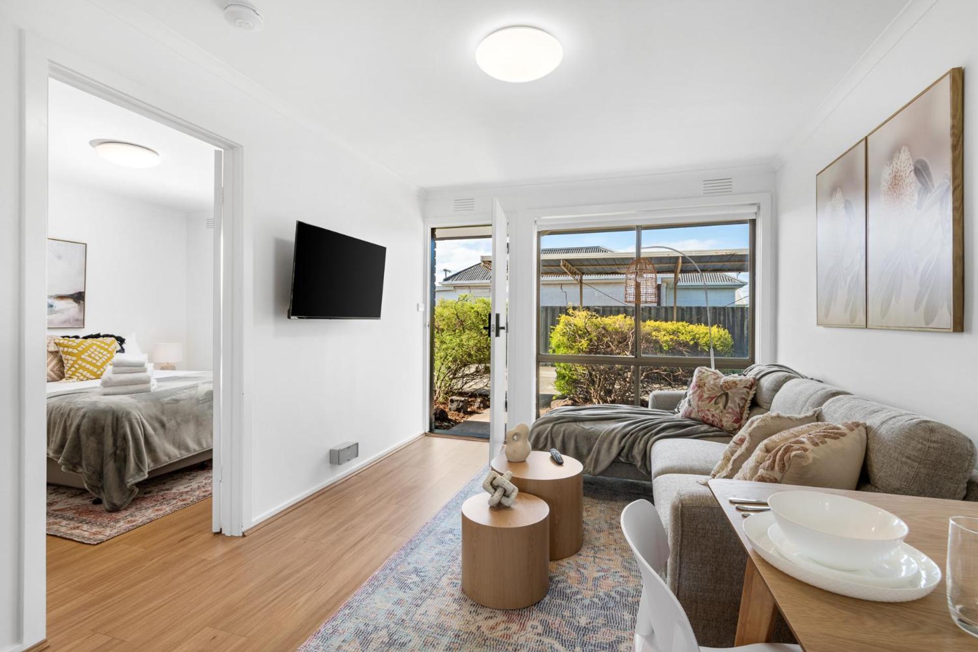 Wilson Executive by Geelong Short & Long Stays