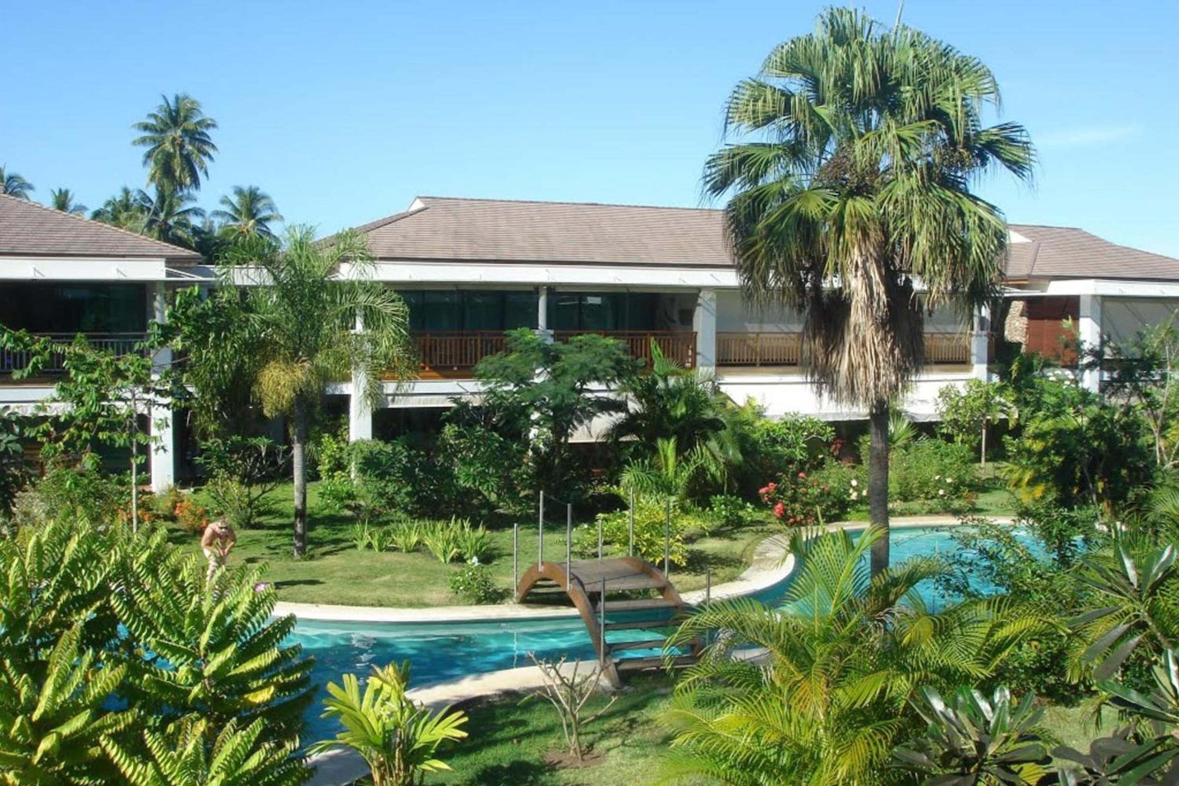 Meherio Beach Carlton- Tahiti - lagoon view in a beachfront pool residence view 5