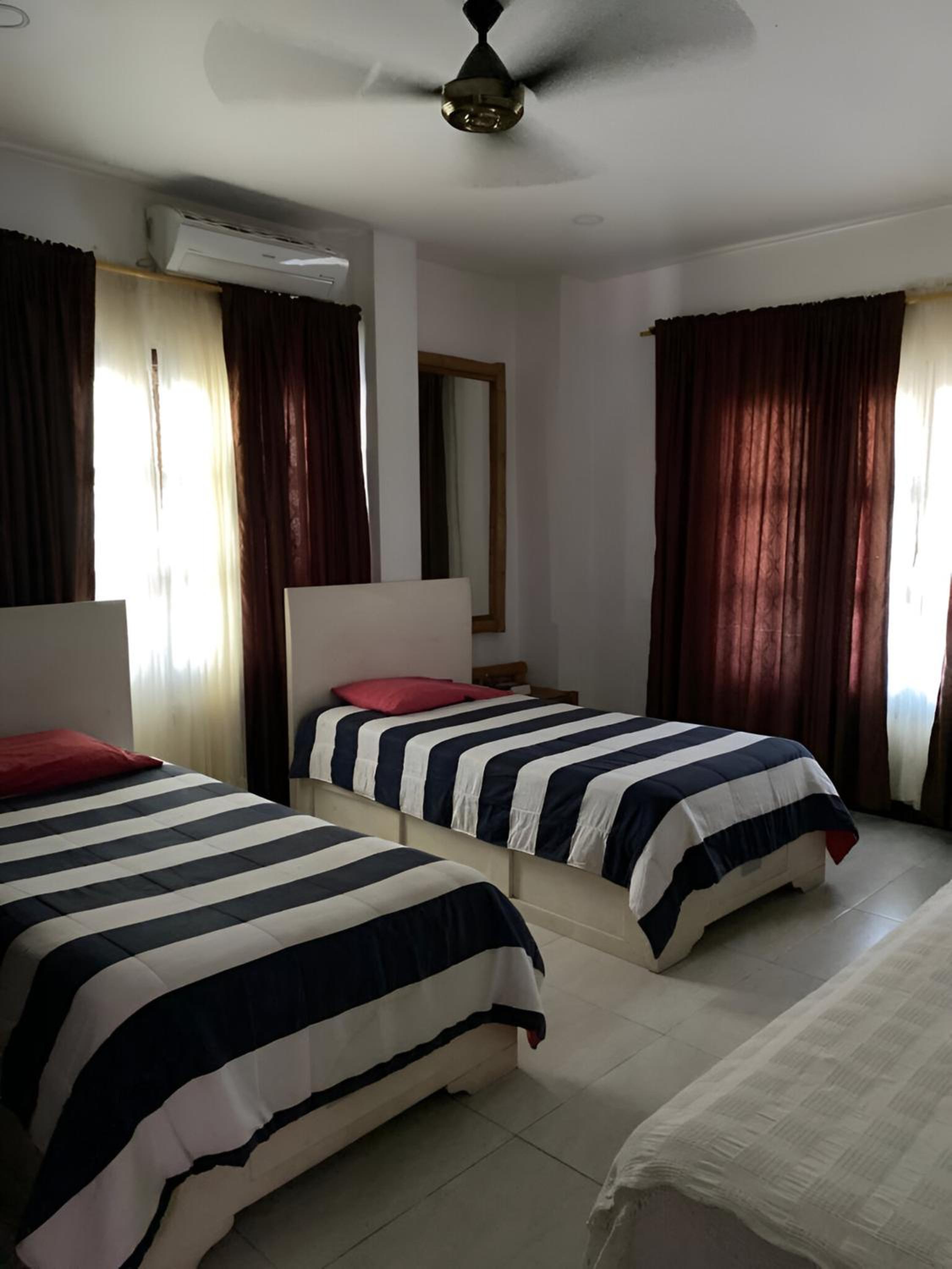 El Hotel De La Tía