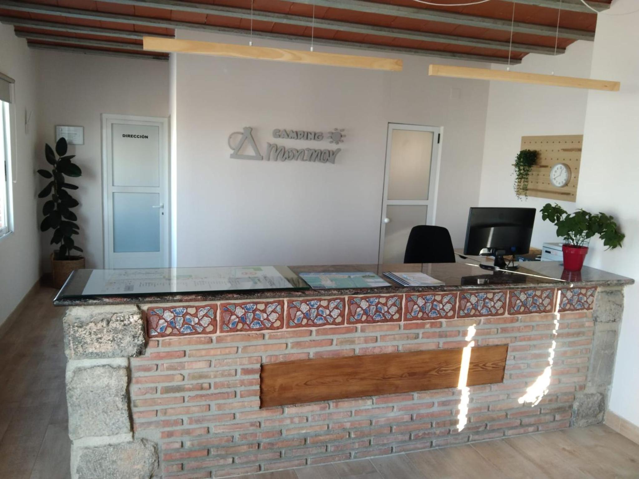 Camping y Bungalows Monmar