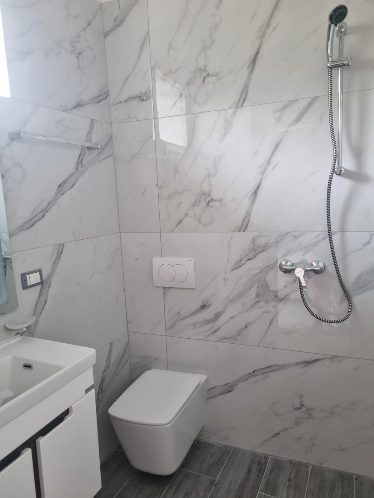 Vila megi-Rent Room