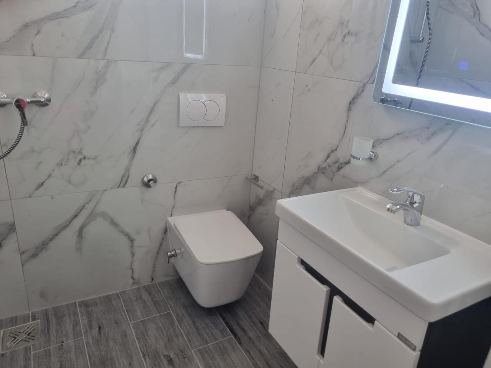 Vila megi-Rent Room