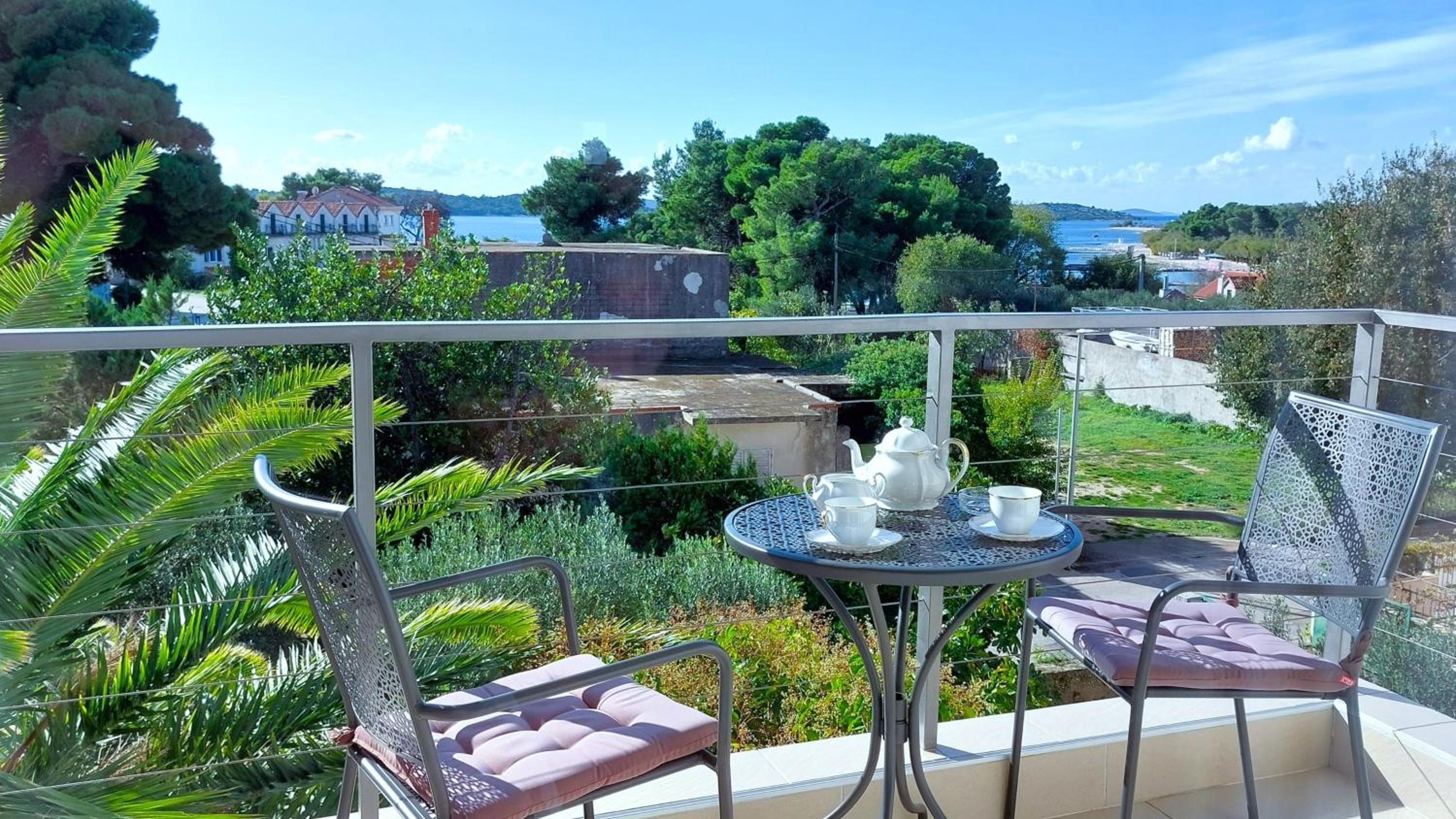 Refresh Boutique Apartments