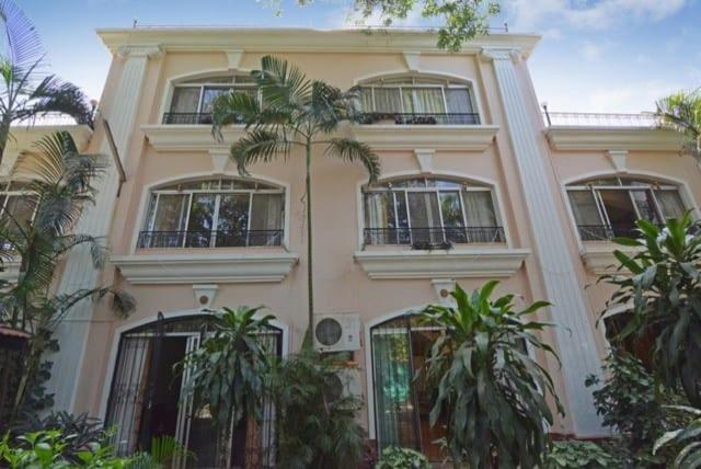 Ivy Pearl Houses Row House No 3 (4 BHK) with Common Pool