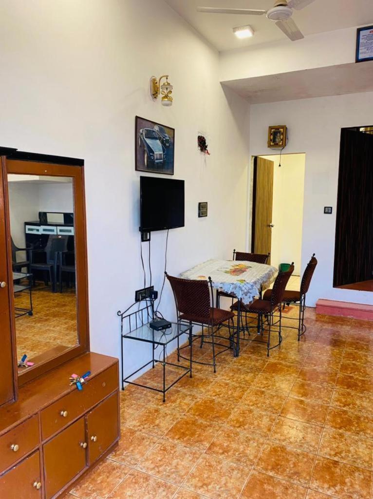 Ivy Pearl Houses Row House No 3 (4 BHK) with Common Pool