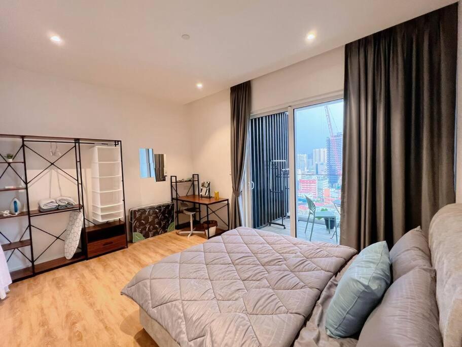 Quill Residence @ Near LRT, Monorail & Quill CityMall