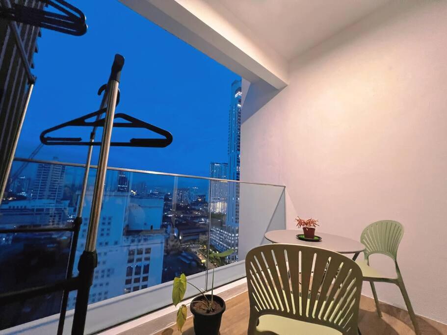 Quill Residence @ Near LRT, Monorail & Quill CityMall