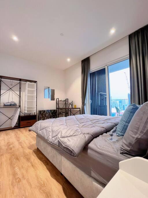 Quill Residence @ Near LRT, Monorail & Quill CityMall