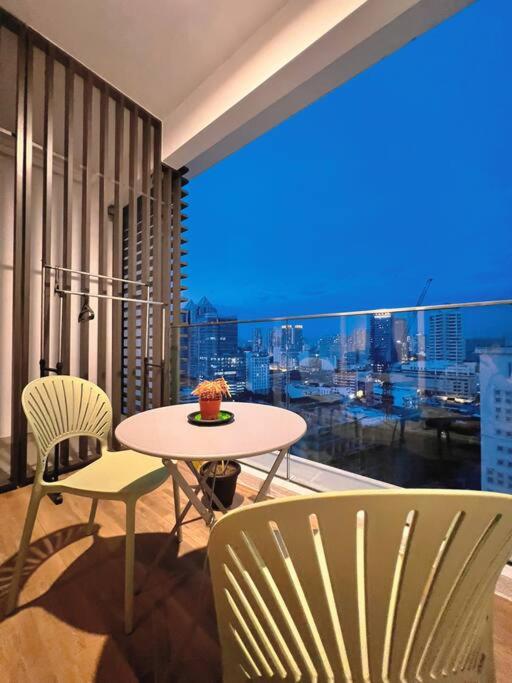 Quill Residence @ Near LRT, Monorail & Quill CityMall