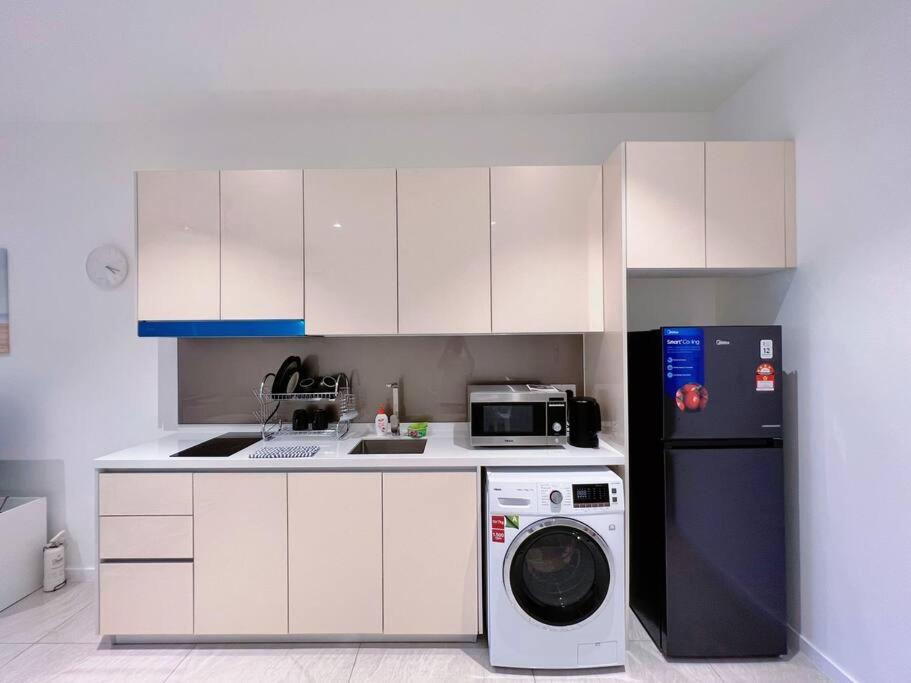 Quill Residence @ Near LRT, Monorail & Quill CityMall