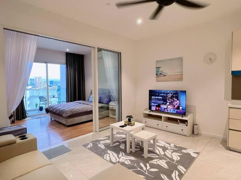 Quill Residence @ Near LRT, Monorail & Quill CityMall