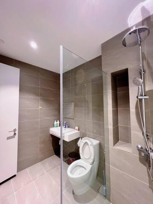 Quill Residence @ Near LRT, Monorail & Quill CityMall