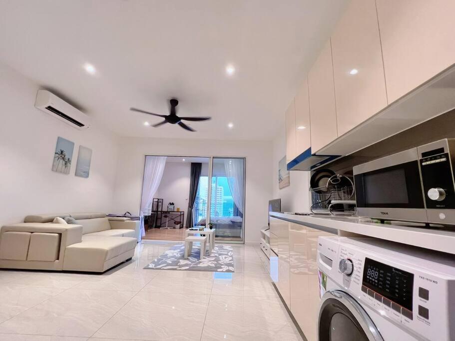 Quill Residence @ Near LRT, Monorail & Quill CityMall