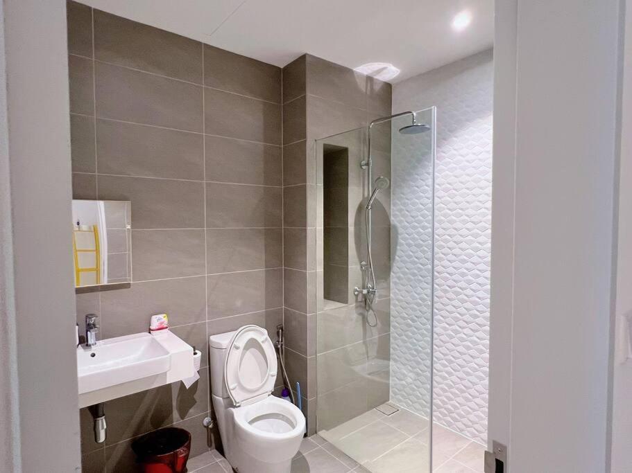 Quill Residence @ Near LRT, Monorail & Quill CityMall