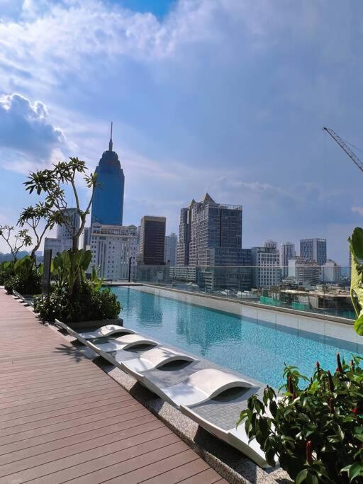 Quill Residence @ Near LRT, Monorail & Quill CityMall