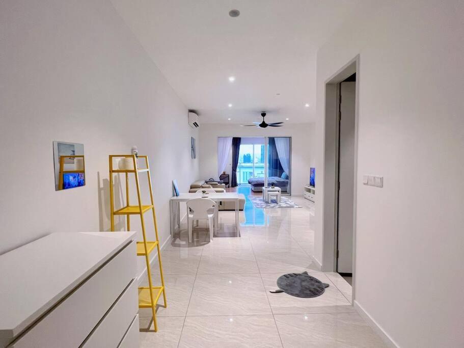 Quill Residence @ Near LRT, Monorail & Quill CityMall