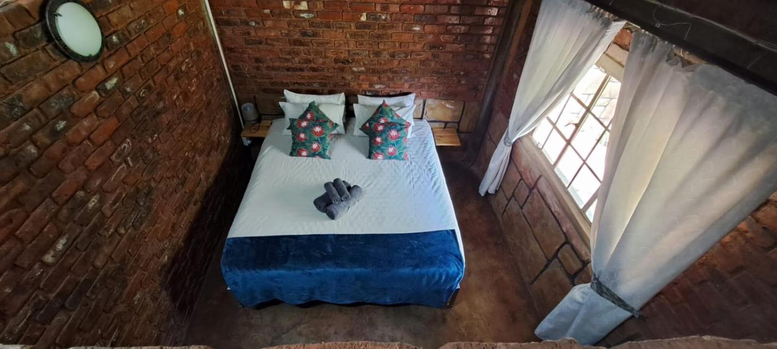 5 Sleeper Bushcamp Chalet Hartbeespoort view 2