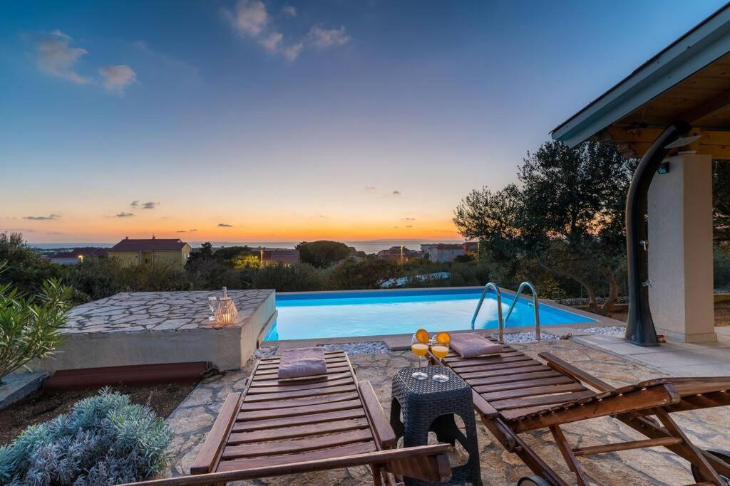Olive hills house with private pool view 2