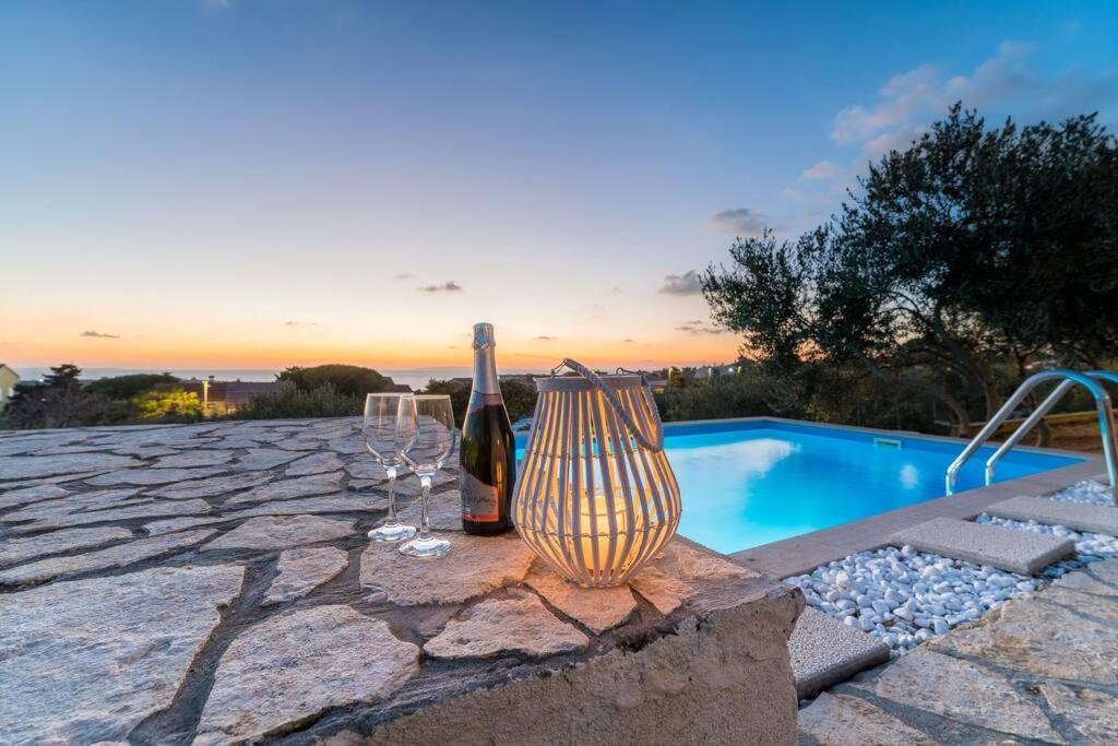 Olive hills house with private pool view 3