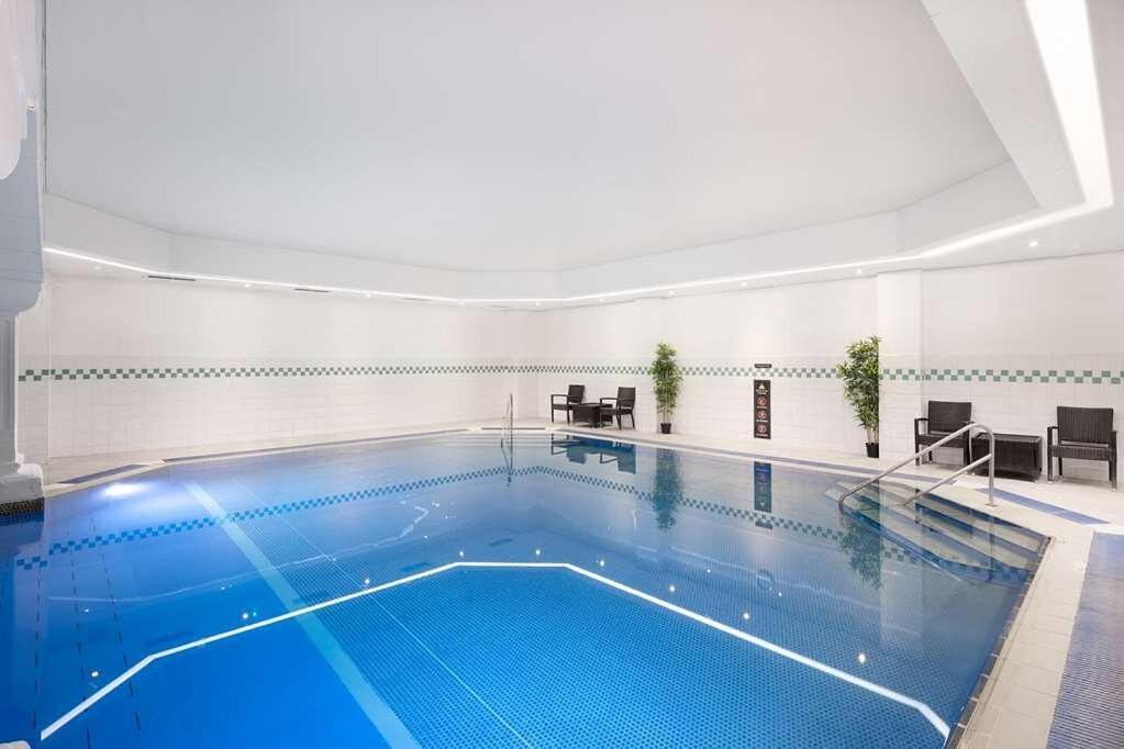 On The Beach Penthouse with Sea View - 3 bedrooms - Roof Terrace - Spa, Sauna, Gym and Pool - Sleeps 6 view 5