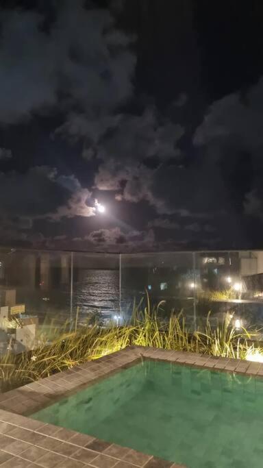 Excelente Flat beira-mar