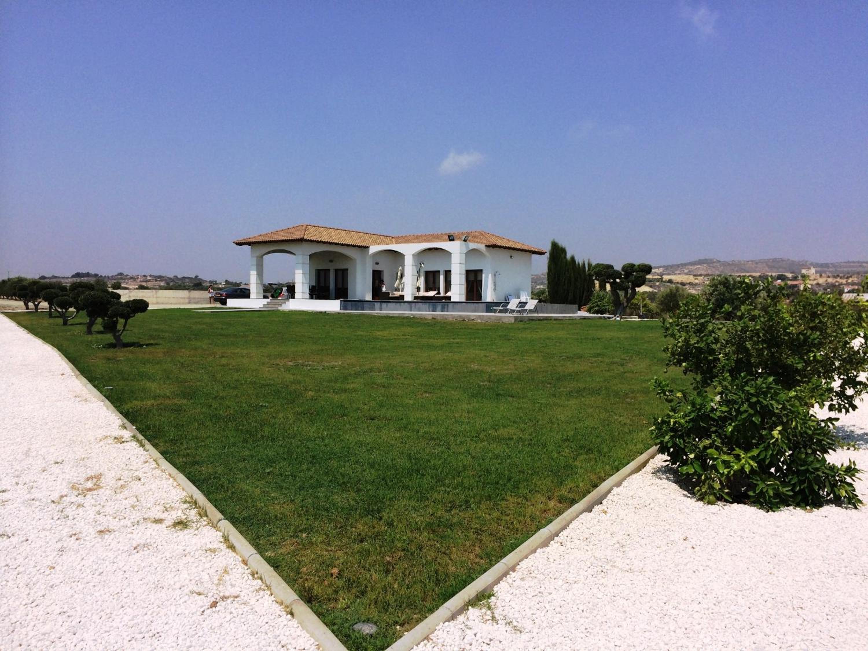 Villa Olivo Maroni view 2