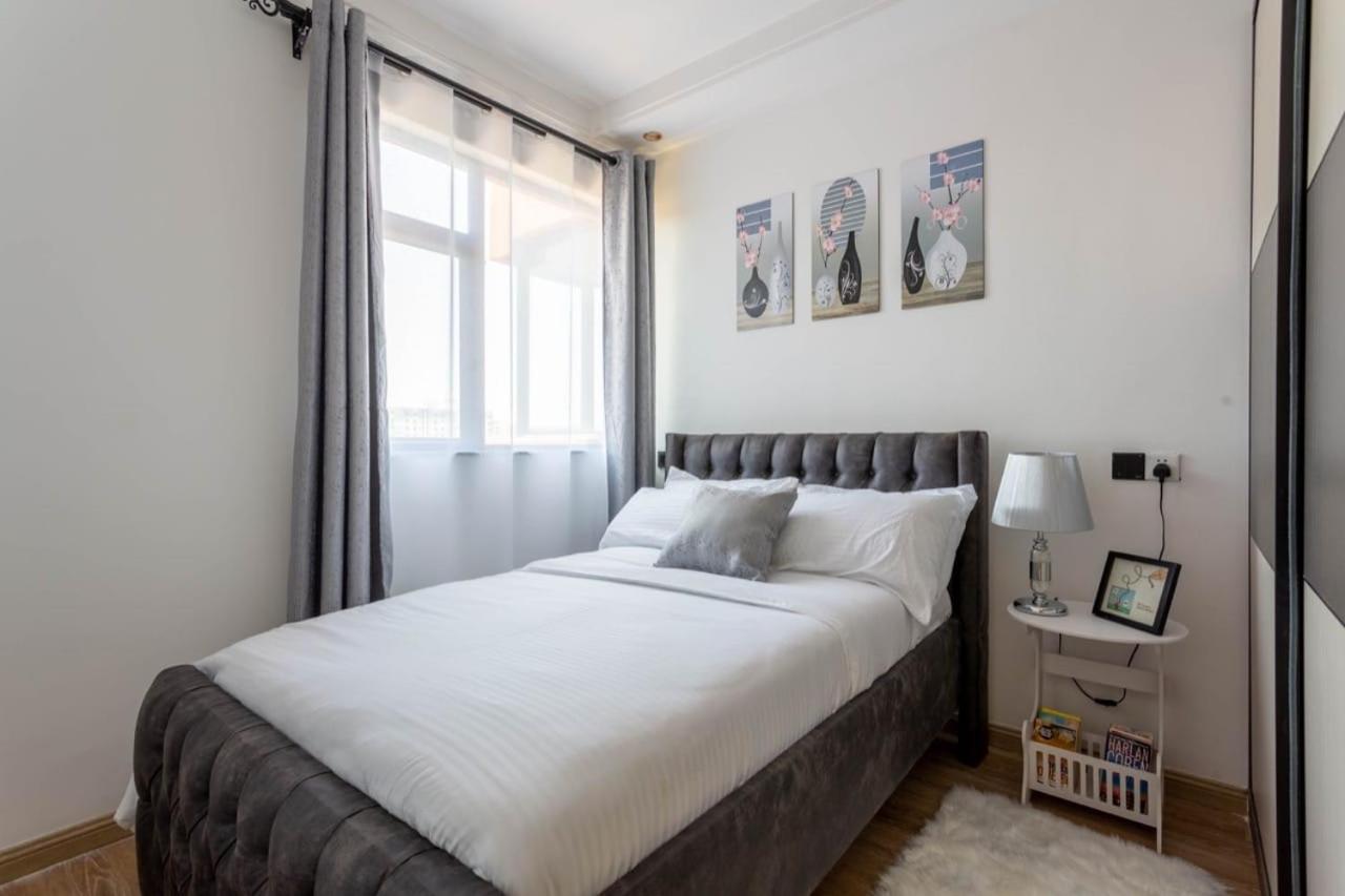 Lux Suites Urban Oasis Apartment