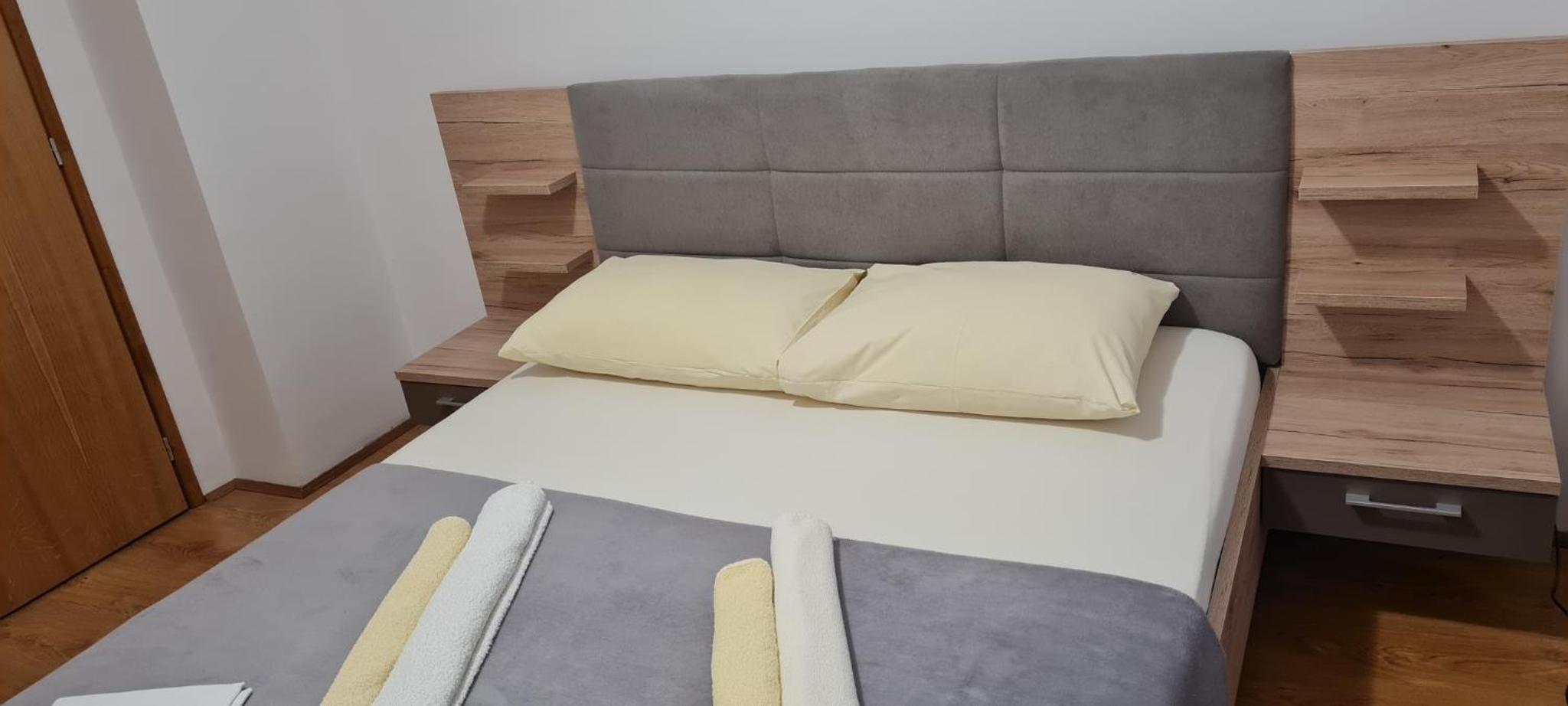 Apartments Dinko